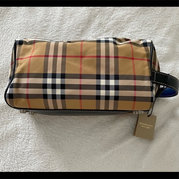 Burberry Toiletry Pouch - Picture 2 of 6